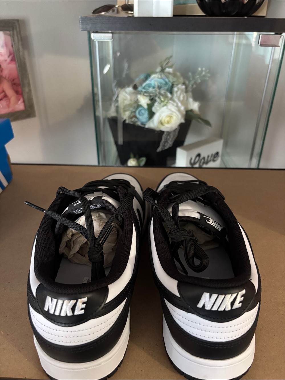 Nike Black and White Low-Top Sneakers - Picture 2 of 3